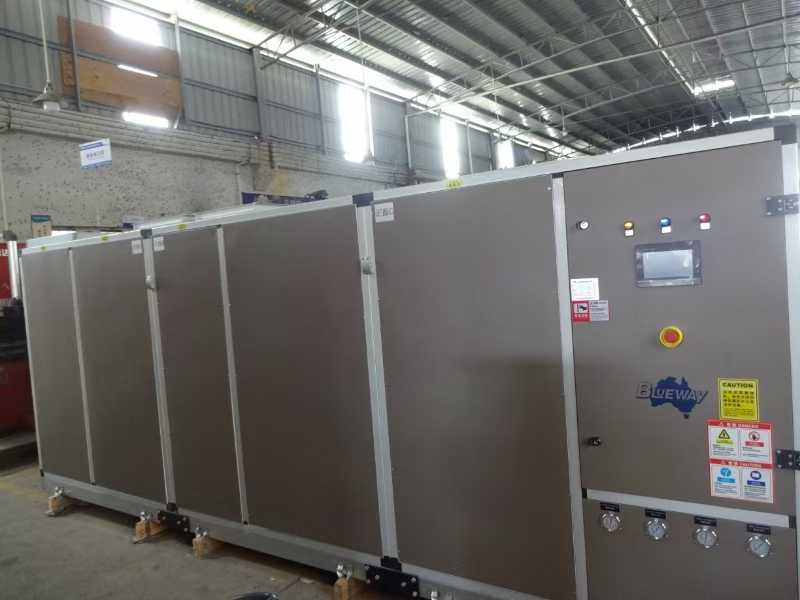 Ngirim wektu: Sistem Kolam Renang ing njero ruangan